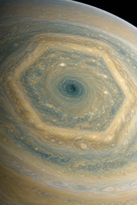 El hexágono polar de Saturno